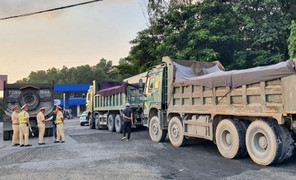 Bà Rịa - Vũng Tàu: Nhiều chủ doanh nghiệp, lái xe quá tải đối phó với CSGT