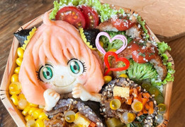 Ngỡ ngàng trước hộp cơm bento mẹ Nhật dành hàng giờ chuẩn bị cho con