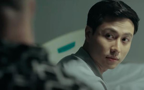 'Đấu trí' tập 22: Vũ bắt gặp kẻ lạ mặt trong phòng bệnh của Trường 