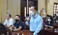 Người dân TP.HCM băn khoăn về việc thu hồi sổ hộ khẩu
