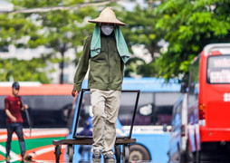 Thời tiết ngày 18/8: Bắc Bộ ngày nắng nóng, Nam Bộ mưa dông lúc chiều tối