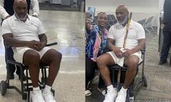 Huyền thoại Mike Tyson ngồi xe lăn sau tuyên bố 'sắp chết'