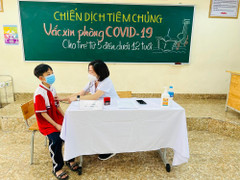 Phụ huynh thay đổi quyết định, cho con tiêm vaccine đón năm học mới an toàn