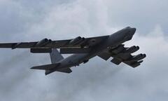 Mỹ điều phi đội B-52 tới sát biên giới Nga?