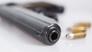 Trúng đạn khi đang làm vườn, một phụ nữ ở Bắc Giang tử vong