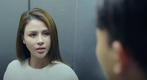 'Đấu trí' tập 23: Người yêu cũ 'săn' Lam tận thang máy chung cư