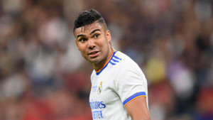 Casemiro tổ chức tiệc chia tay trước khi tới Man Utd