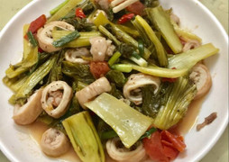 Cách làm lòng xào dưa thơm ngon, trắng giòn