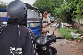 Vô tình gặp 2 người đàn ông trong lúc dắt bộ vì xe hết xăng và cái kết không ngờ