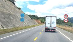 Lập 3 chốt ngăn chặn xe 'chạy chui' vào cao tốc La Sơn - Hòa Liên