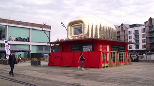 Video: Trải nghiệm cảm giác sống trên sao Hỏa trong nhà bơm hơi