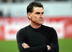 HLV Tholot nói gì sau 4 trận không thắng của Pau FC?