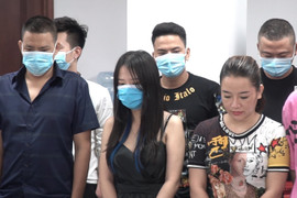 Video: Quán karaoke hoạt động trái phép, mở tiệc ma túy cho 19 nam, nữ