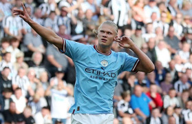 Haaland ghi bàn, Man City hòa Newcastle trong trận cầu mưa bàn thắng