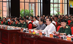 Thủ tướng dự hội nghị đẩy mạnh phát triển công nghiệp quốc phòng