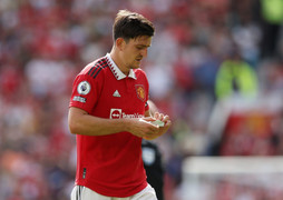 HLV Erik ten Hag có thể loại Maguire trước trận Man Utd vs Liverpool