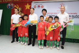 16 đội bóng tham dự Giải bóng đá U9 toàn quốc 2022 