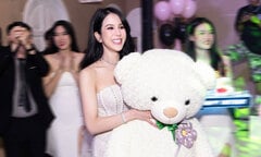 Diệp Lâm Anh vui vẻ đón sinh nhật bên bạn bè sau khi ra toà ly hôn