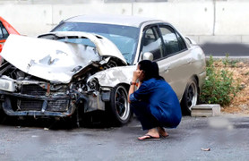 Đâm nát ô tô mới mua, tôi run rẩy báo cho chồng, không tin nổi phản ứng của anh