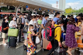 Sân bay Tân Sơn Nhất còn lộn xộn, kiến nghị thay phương án quản lý