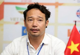 HLV Vũ Hồng Việt dẫn dắt CLB Nam Định