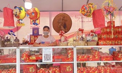Dân thắt chặt chi tiêu, bánh trung thu vào mùa sớm vẫn ế ẩm