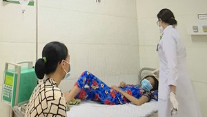 Video: Thực hư thiếu nữ có biểu hiện bệnh dại được chữa khỏi