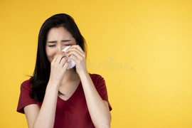 Đến nhà nghỉ, tôi choáng váng khi thấy người đàn ông đi cùng em chồng