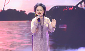 NSƯT Hồng Vân kể kỷ niệm đi hát thời trẻ