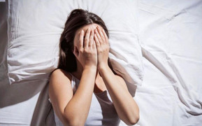 Tại sao bạn đột nhiên thức dậy lúc 3 giờ sáng?