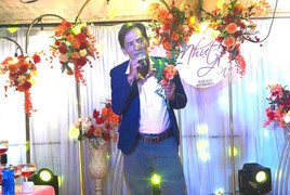 Thương Tín được trả cát-sê bao nhiêu khi đi hát đám cưới?