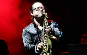 Vợ nghệ sĩ Trần Mạnh Tuấn: 'Chồng tôi vẫn chưa tỉnh sau hơn 1 ngày phẫu thuật'