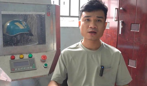 Sinh viên TP.HCM chế tạo máy giặt mũ bảo hiểm trong 10 phút