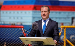 Ông Medvedev: Nga không thể dừng cuộc chiến dù Ukraine từ bỏ ý định vào NATO