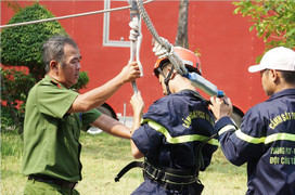 Lính cứu nạn, cứu hộ - anh là ai?