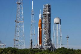 TRỰC TIẾP: NASA phóng tàu chinh phục Mặt Trăng sau 50 năm