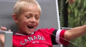 1001 cách nhổ răng bá đạo của các bé