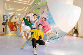 Đón trung thu gắn kết tại 'vũ trụ đa sắc' Vincom