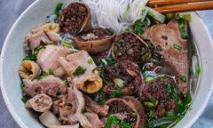 Ẩm thực Việt có món bún lòng cực 'gây nghiện' với vô số 'topping' hấp dẫn