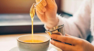 Nếu bạn thức dậy với cơn đau họng, hãy thử 5 cách này tại nhà