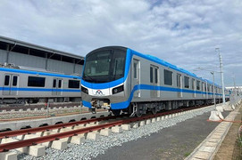 Video: Đoàn tàu Metro số 1 chạy thử nghiệm