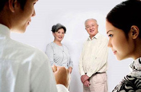 Đến nhà bạn trai chơi, tôi tái mặt khi nhận ra bố anh