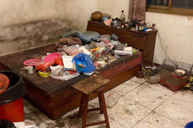 Chàng trai sốc khi đến phòng của người bạn giàu có sở hữu tài khoản hơn 340 tỷ