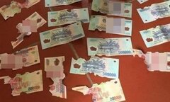 Chồng thành công giấu tiền qua mặt vợ, sau lại phải khóc hận vì sự cố không ngờ 