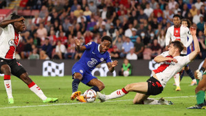 Sterling ghi bàn, Chelsea thua ngược Southampton 