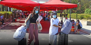 Đại học ở Trung Quốc chỉ cho sinh viên rời phòng ký túc 10 phút/ngày