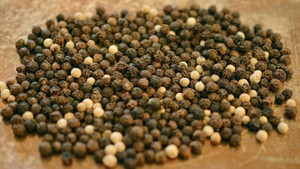 Giá tiêu hôm nay 2/9: Thị trường trong nước ổn định