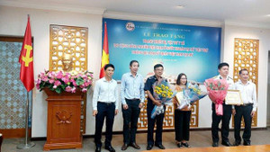 Kiều bào Mỹ tặng trang thiết bị y tế trị giá hơn 53.000 USD cho TP.HCM