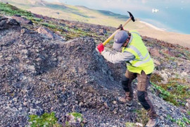 Nhóm tỷ phú Mỹ săn tìm 'kho báu' ở đảo băng Greenland 