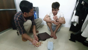 Trốn trong tủ quần áo rồi trộm hơn 320 triệu đồng